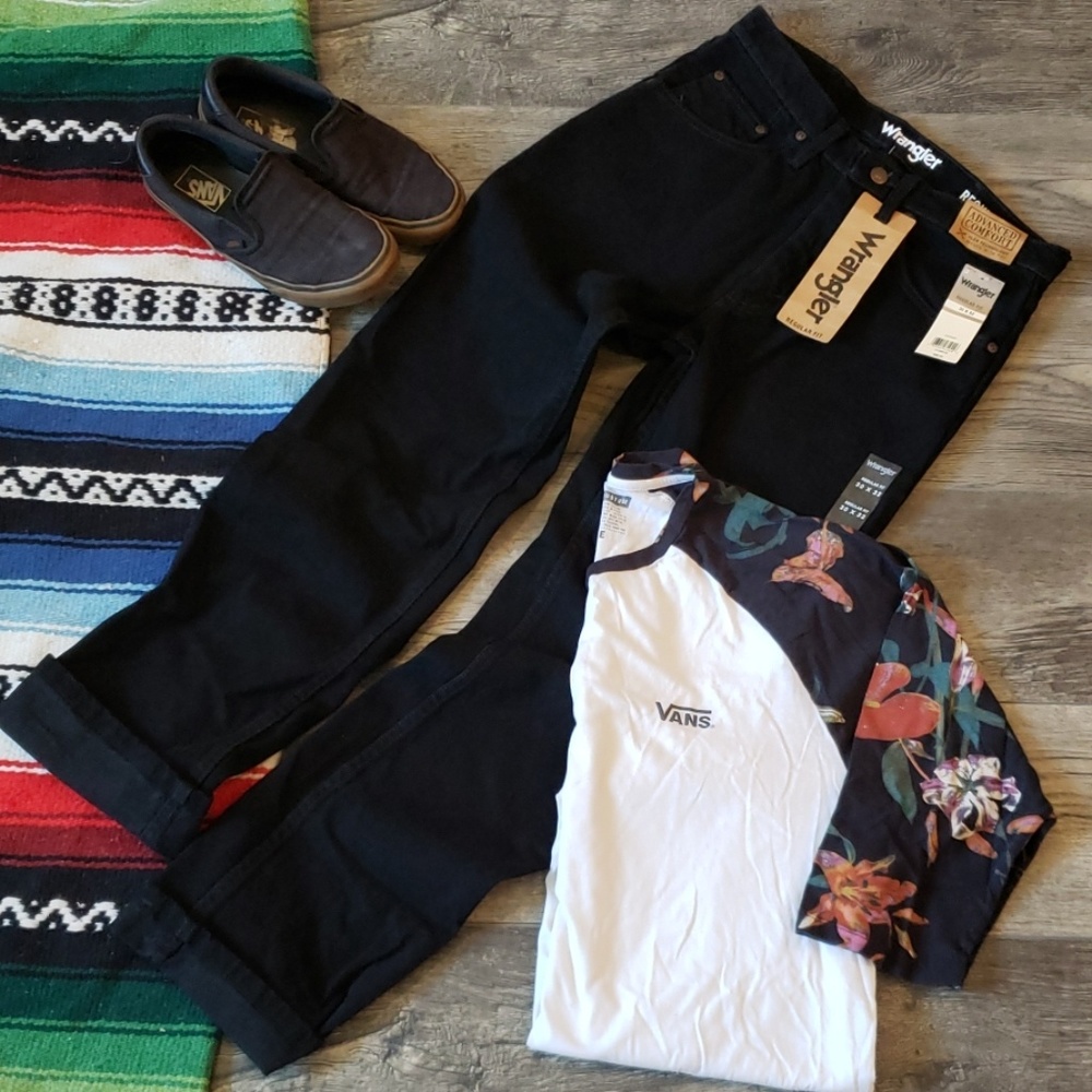 NWT Wrangler black jeans